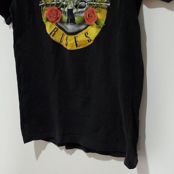 Guns N' Roses small black short sleeve shirt - Picture 3 of 6